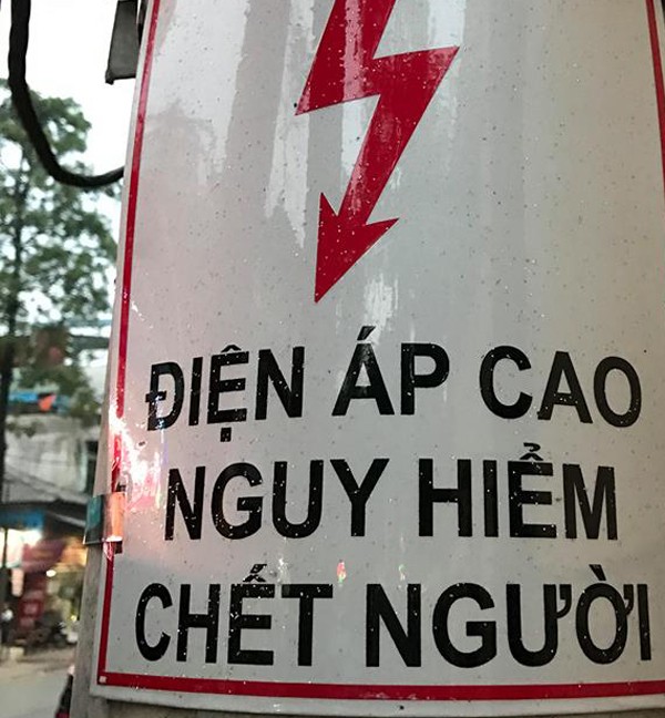 Cần đặt biển báo nguy hiểm ở những khu vực có điện áp cao